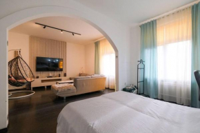 NEW - VeNi - Modern Downtown Apartment